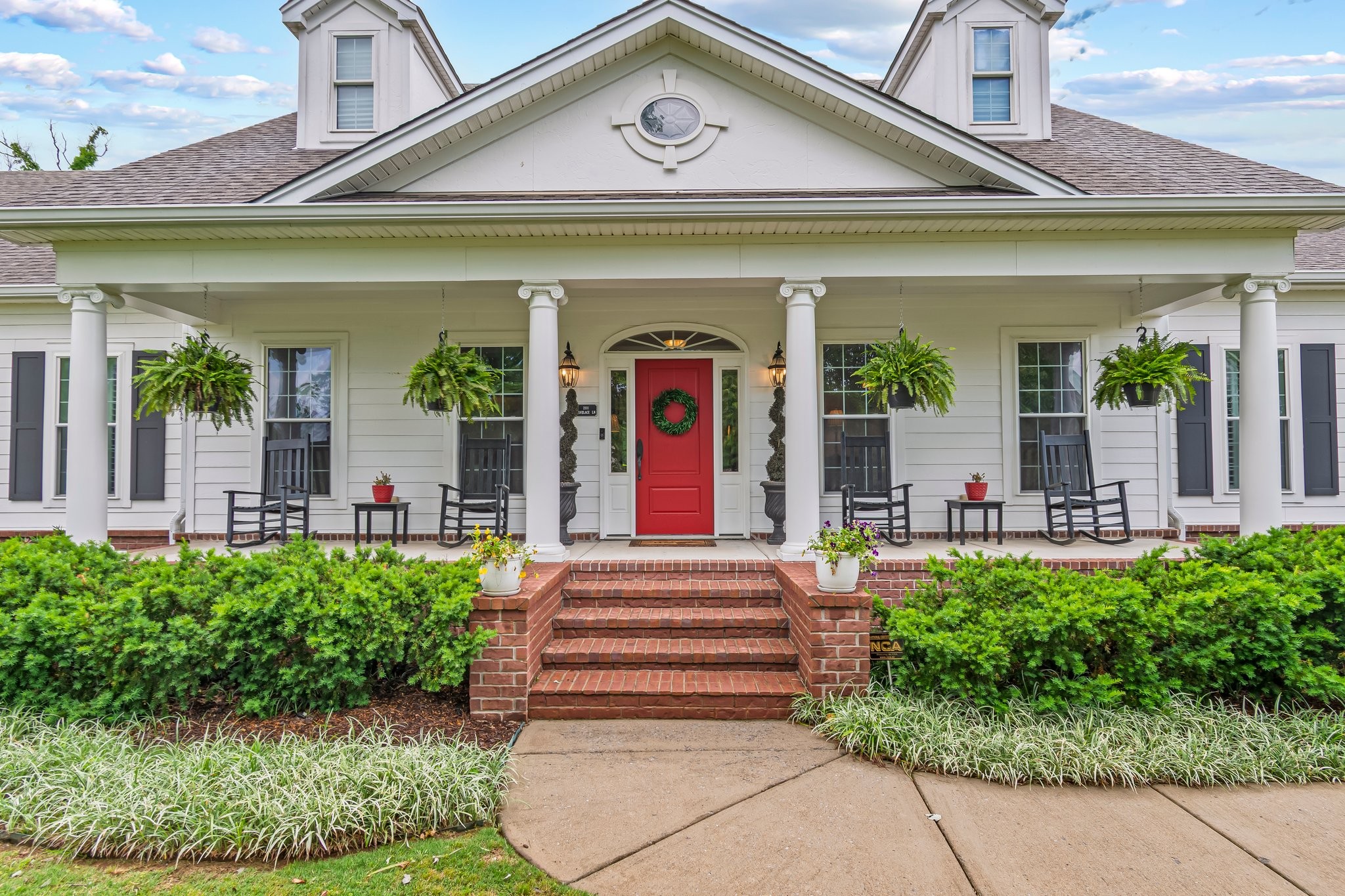 2111 Lovelace Lane