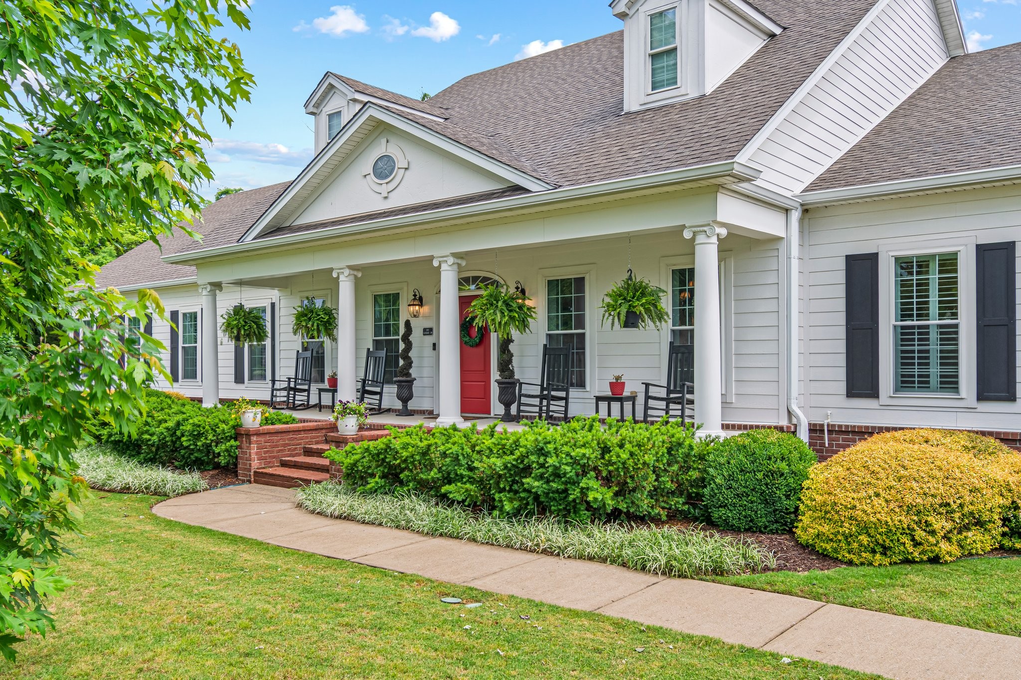 2111 Lovelace Lane