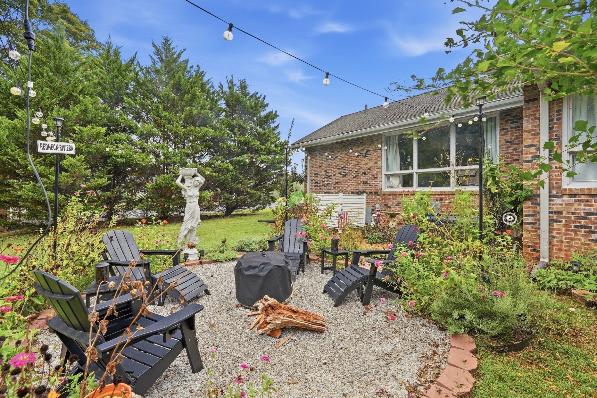 521 Winding Ln