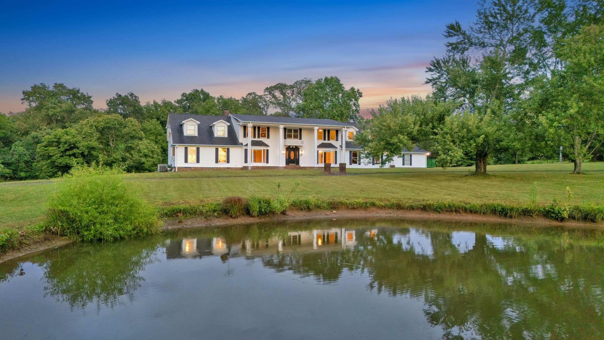 5300 Highway 31 W