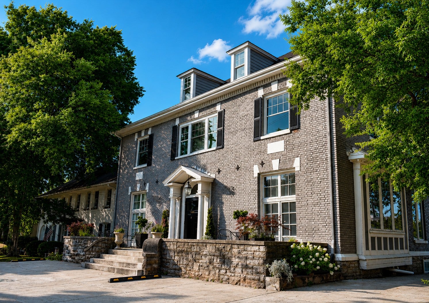 listing at 200 23rd Ave N, Nashville