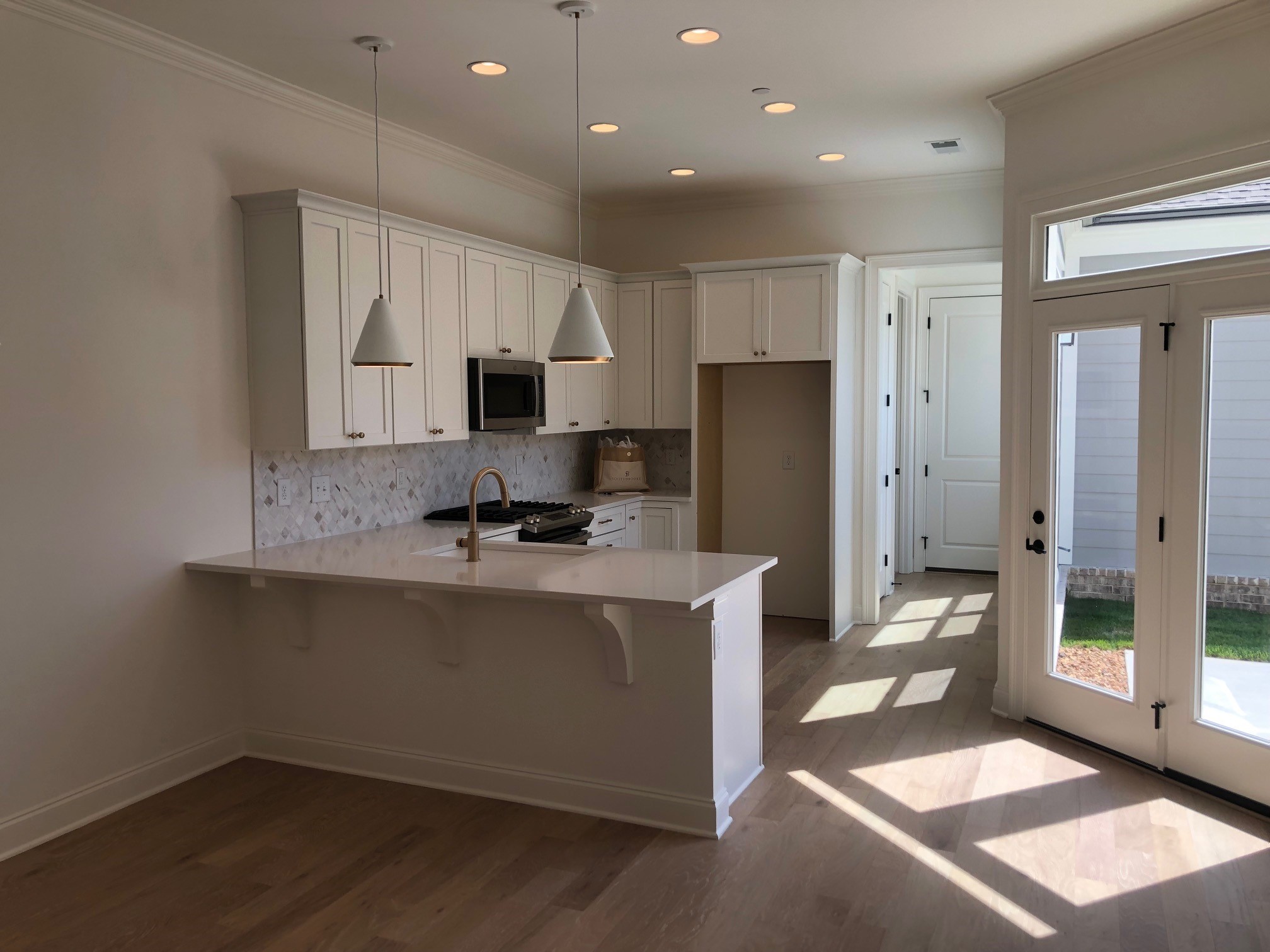 Photo 4 of 13 of 2019 Hollydale Alley townhome
