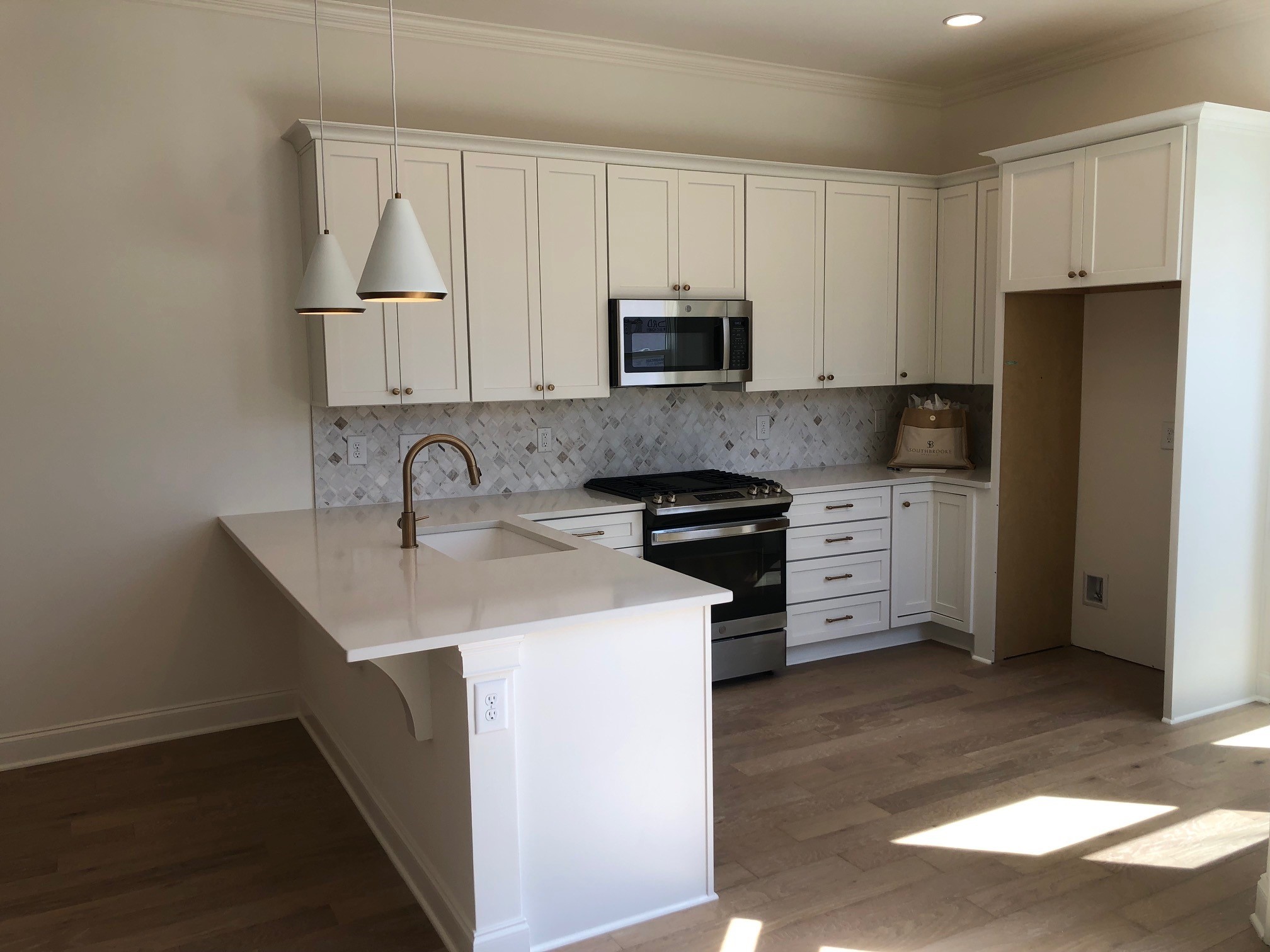 Photo 3 of 13 of 2019 Hollydale Alley townhome