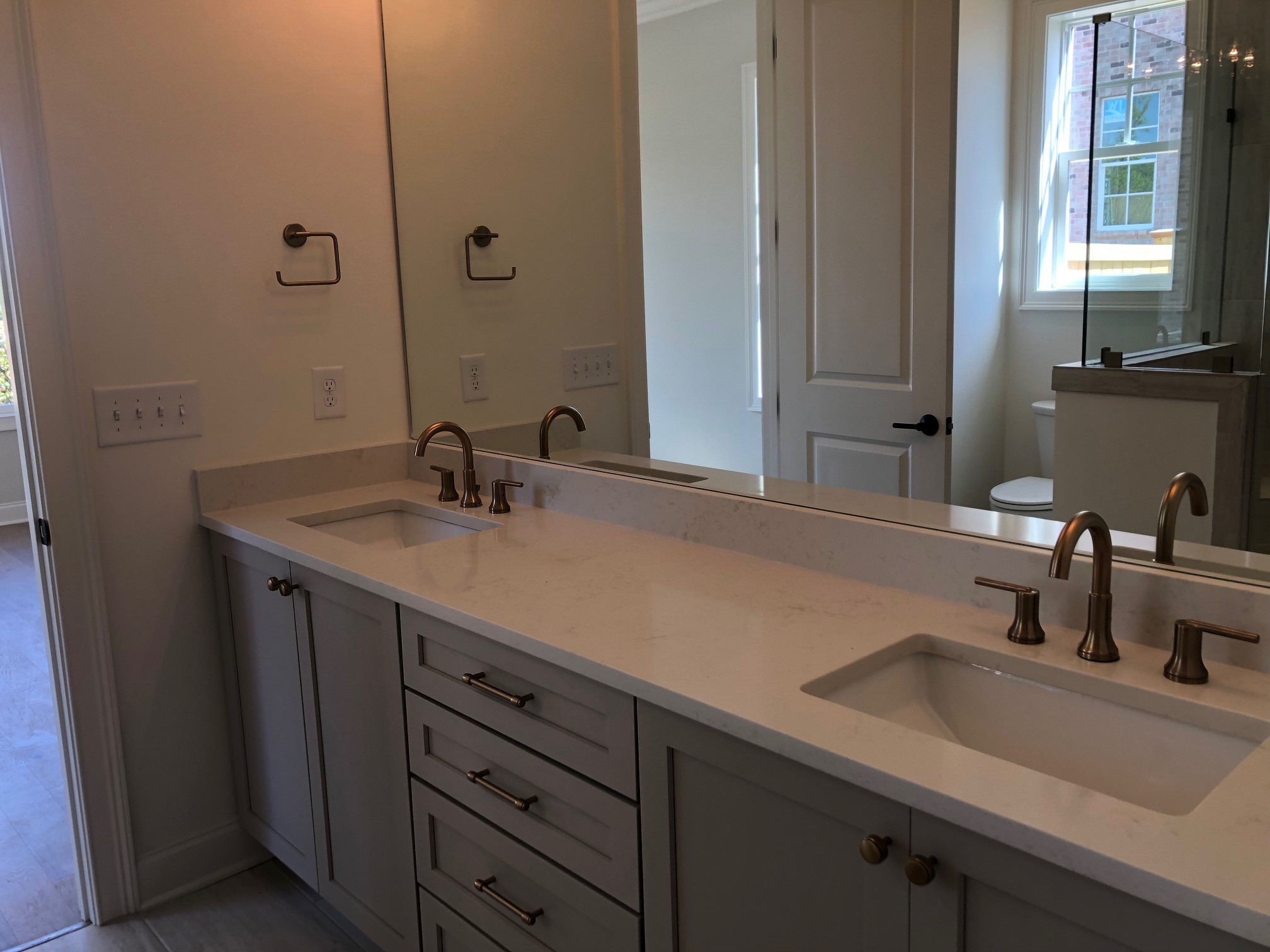 Photo 7 of 13 of 2019 Hollydale Alley townhome