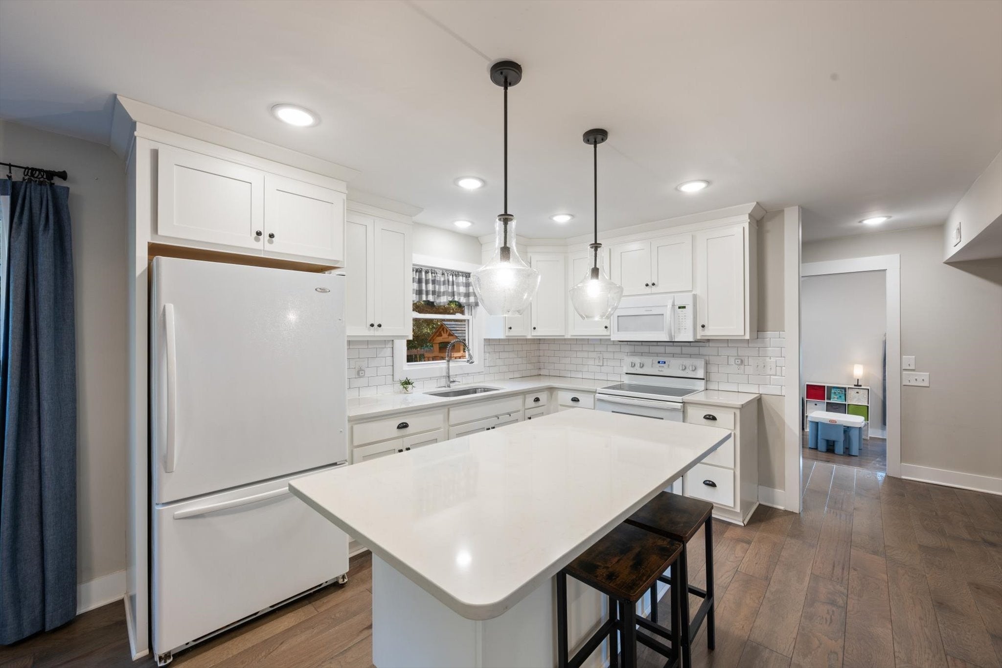 2252 Dominion Dr
