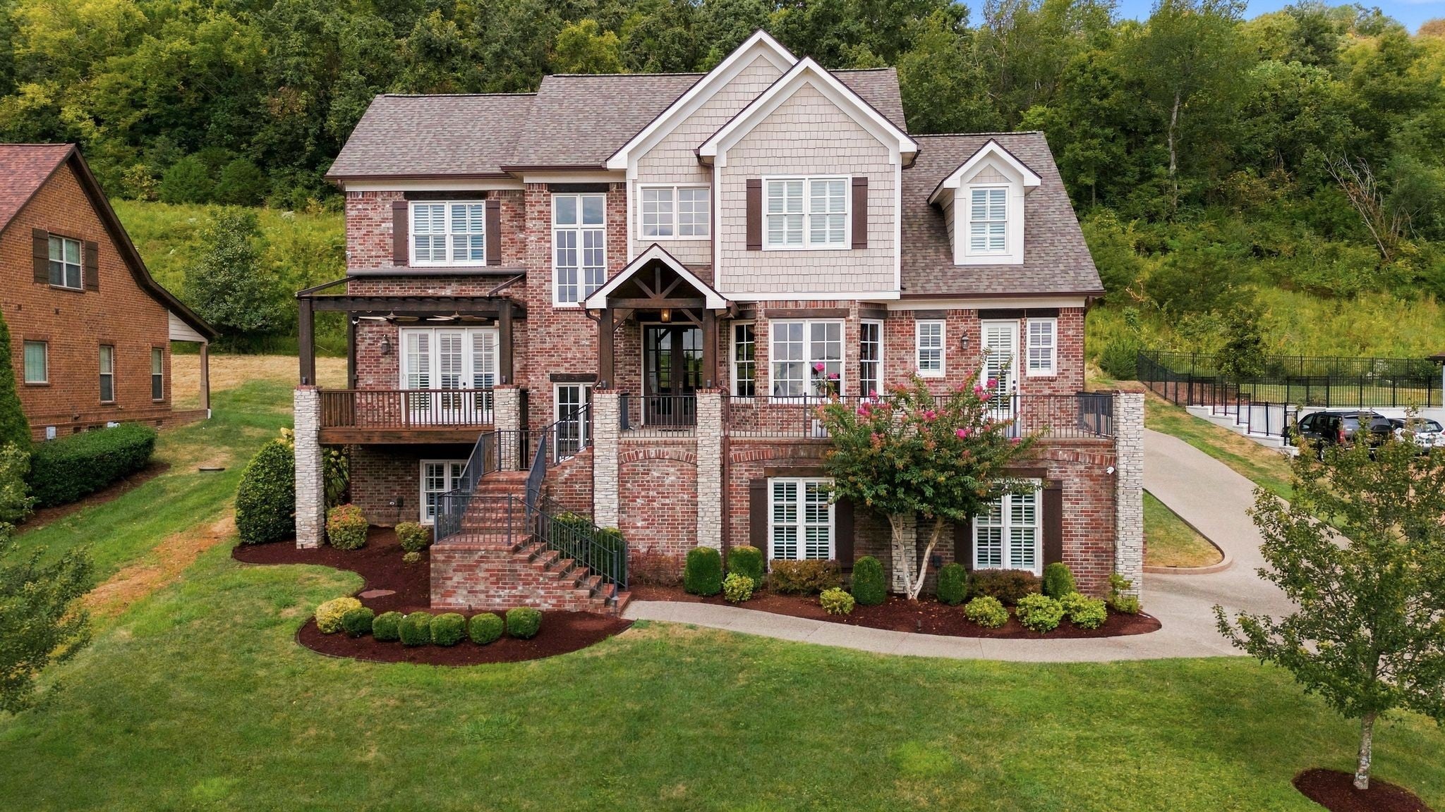 5-bed listing at 1647 Valle Verde Dr, Brentwood
