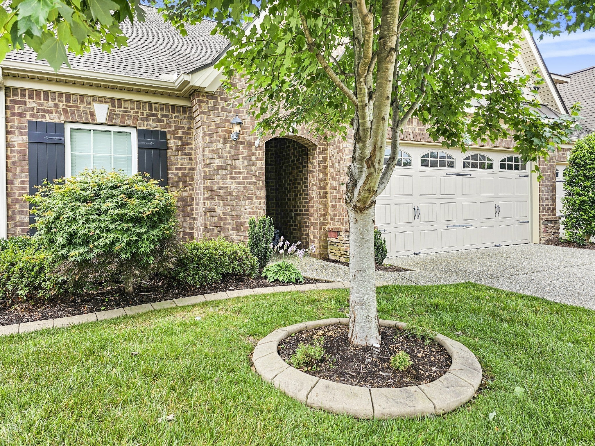 835 Meadowcrest Way
