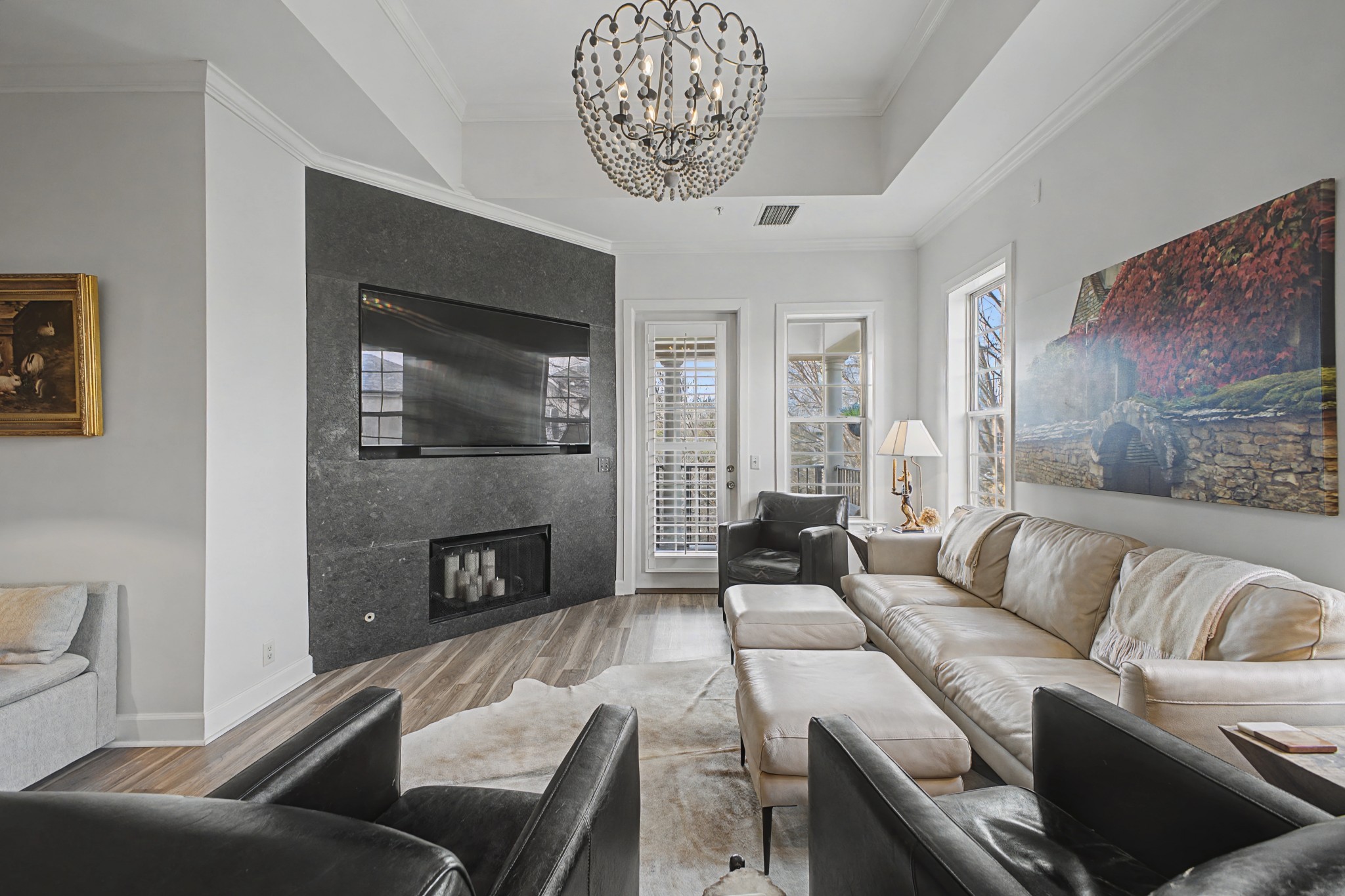 305 Seven Springs Way 403