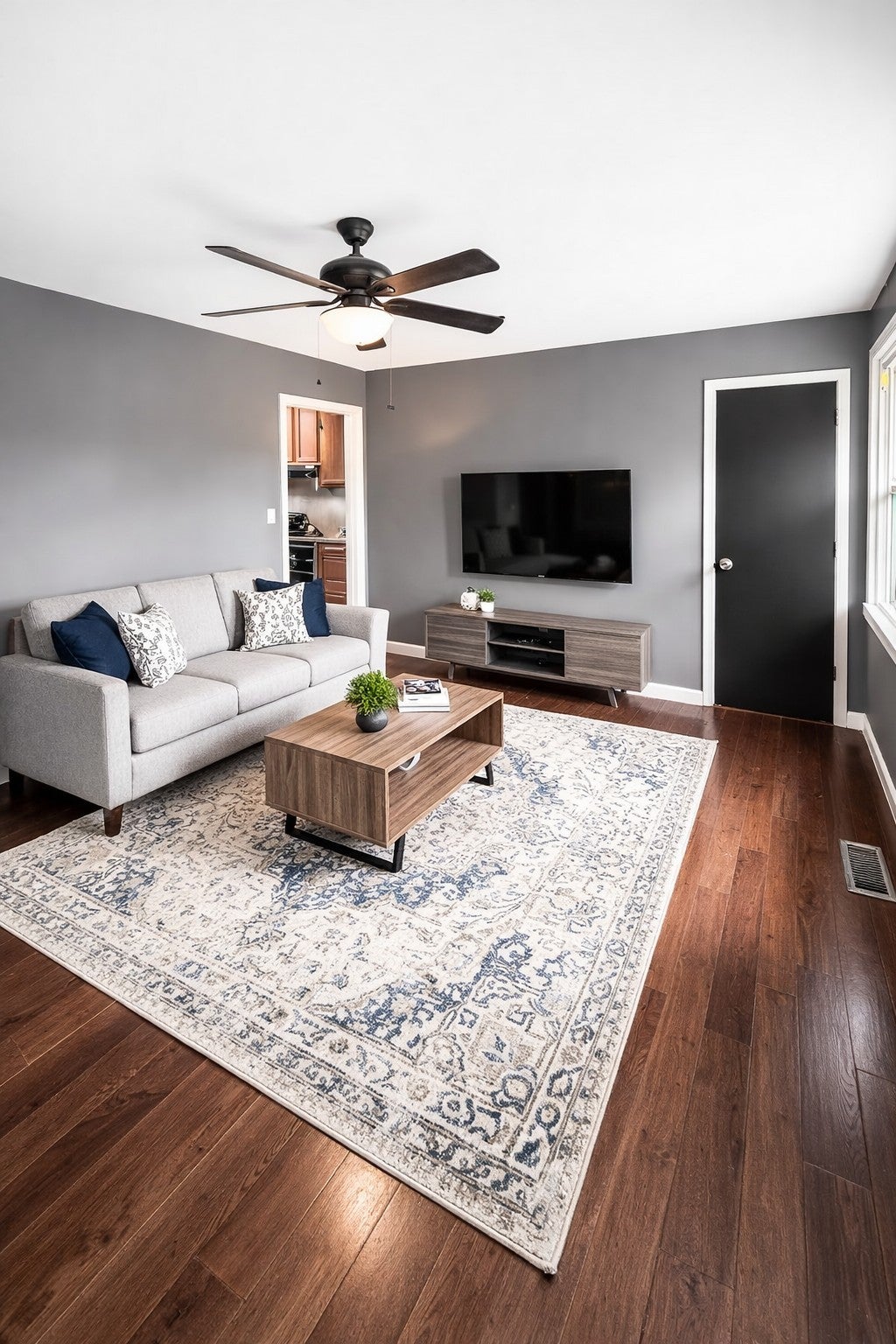 3-bed home for sale in Nashville, TN 37207, 2641 Combs Dr 2641 Combs Dr, Nashville TN 37207 3-bed home, photo 5 of 14