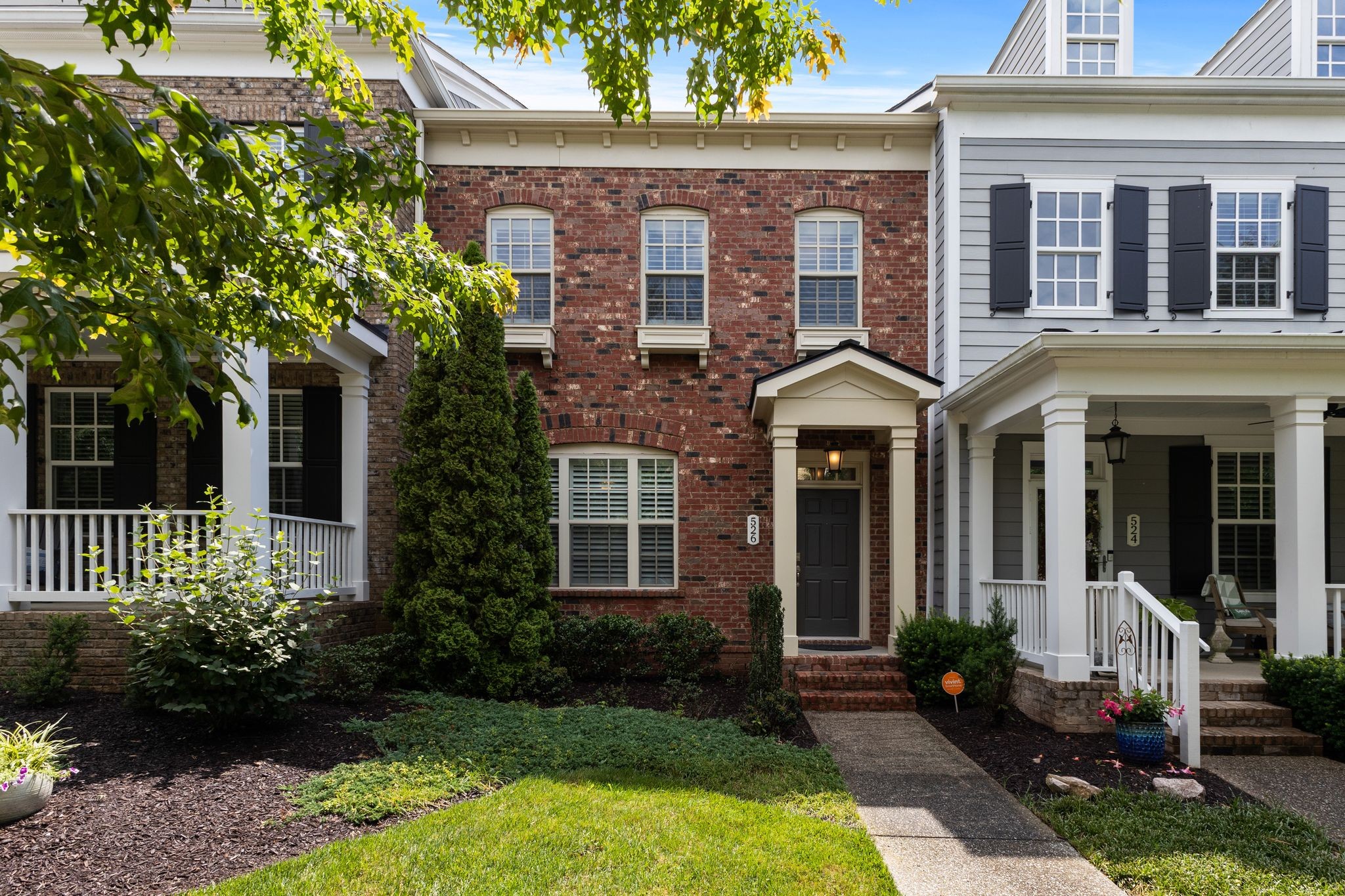 526 Sydenham Dr