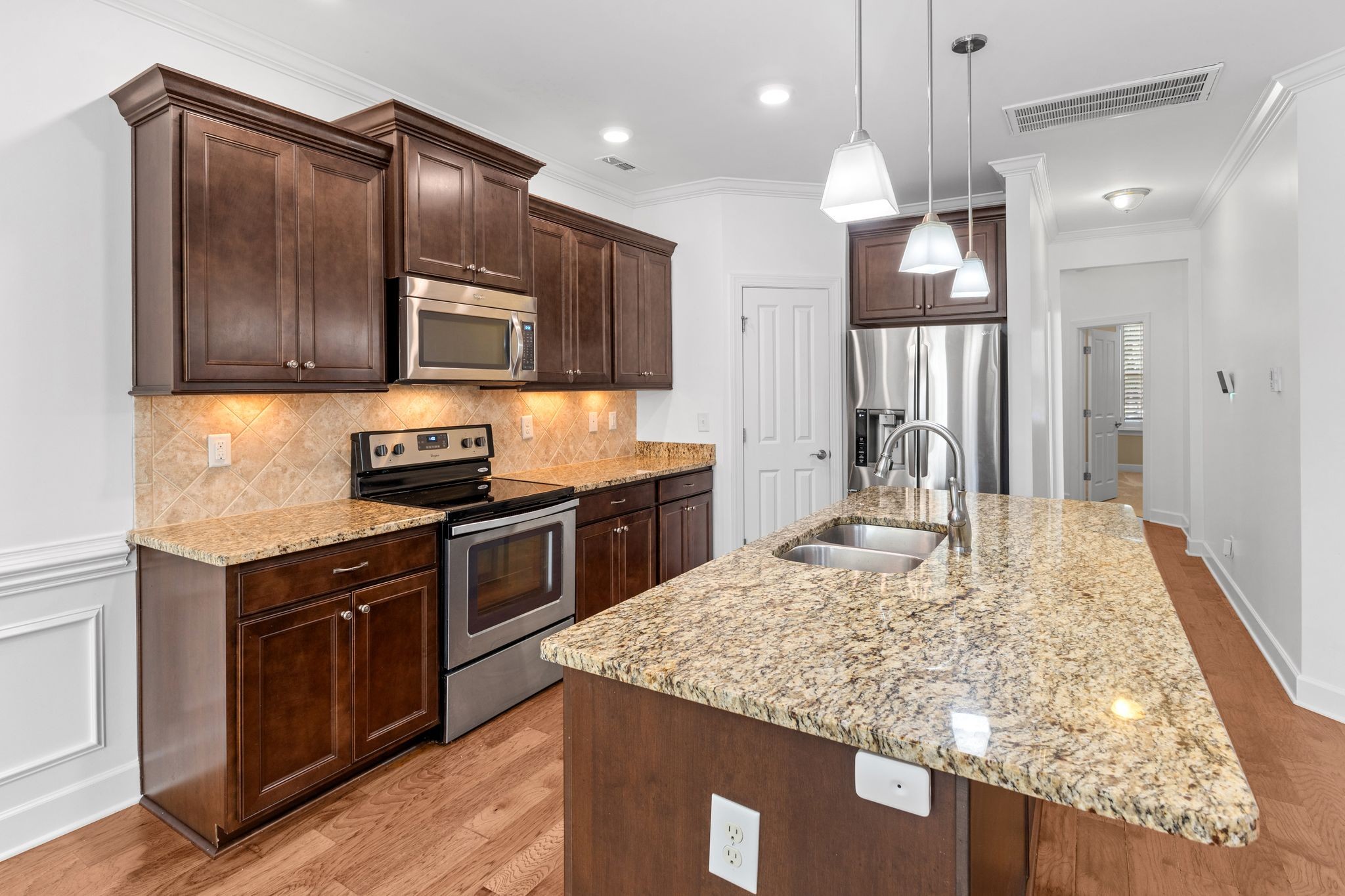 526 Sydenham Dr