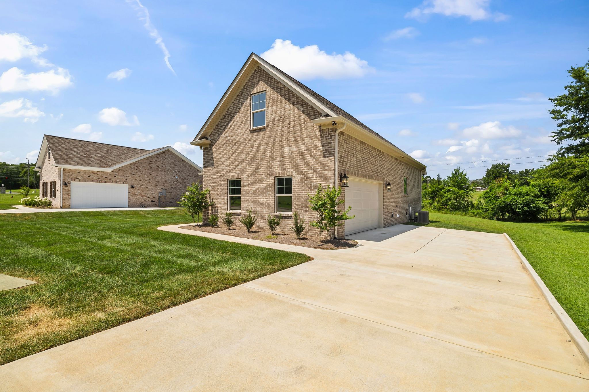 200 Creekside Dr