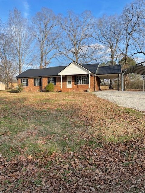 9 Silverton Dr Summertown TN 38483