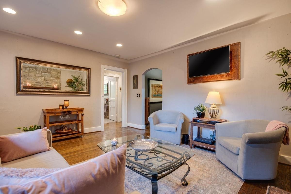 Nashville, Tennessee 37221, United States, 3 Bedrooms Bedrooms, ,2 BathroomsBathrooms,Residential,Active,110037