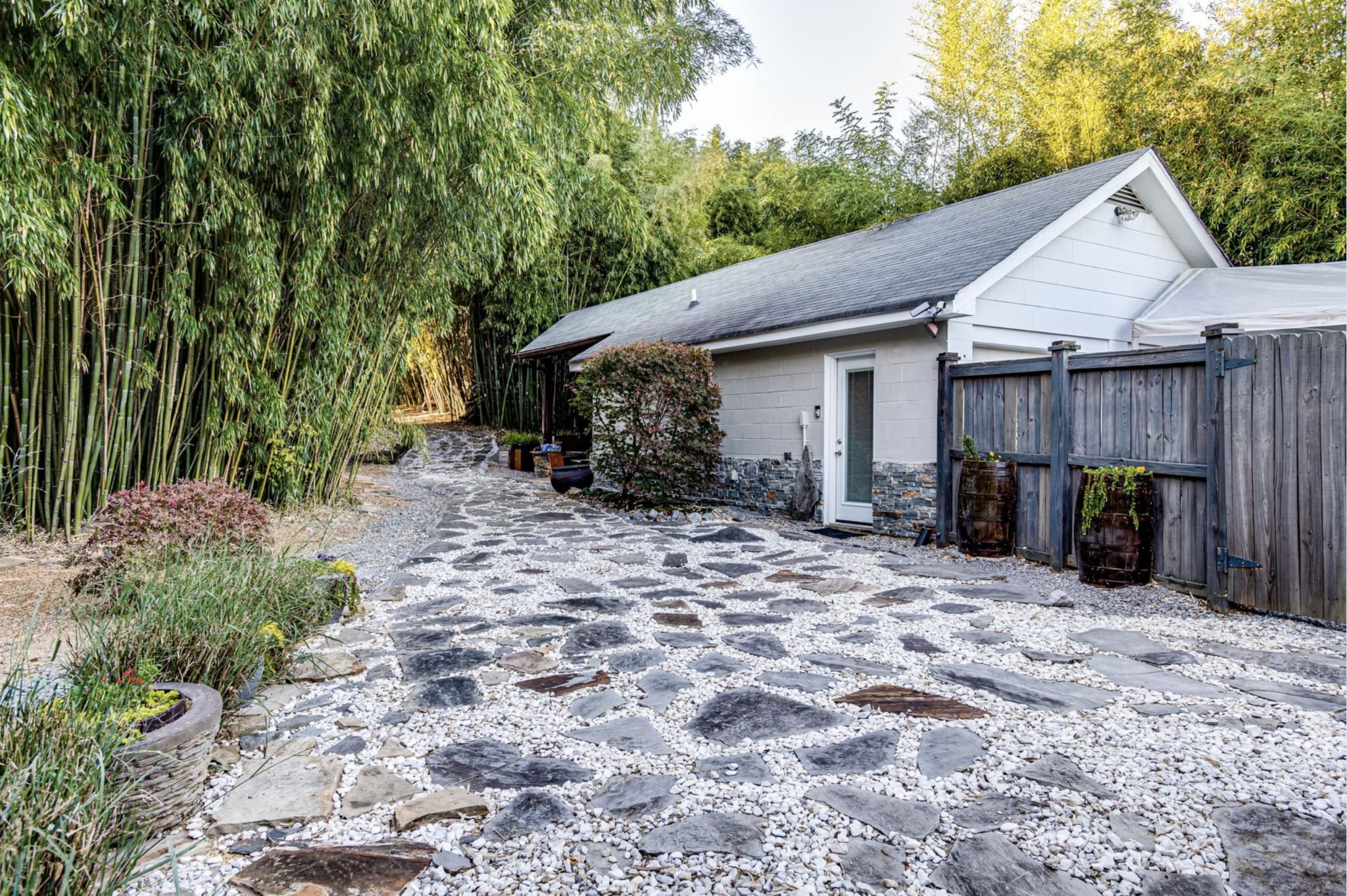 Nashville, Tennessee 37221, United States, 3 Bedrooms Bedrooms, ,2 BathroomsBathrooms,Residential,Active,110037