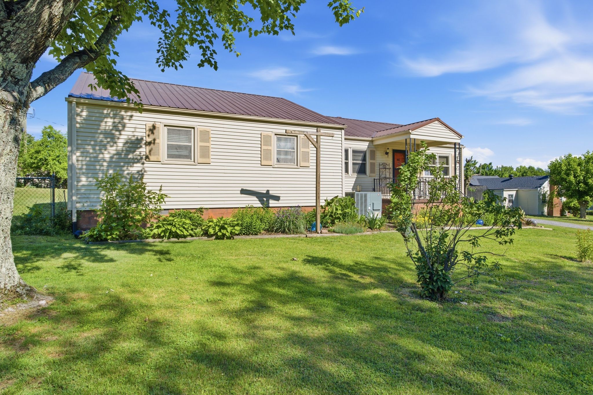 442 Crescent Dr