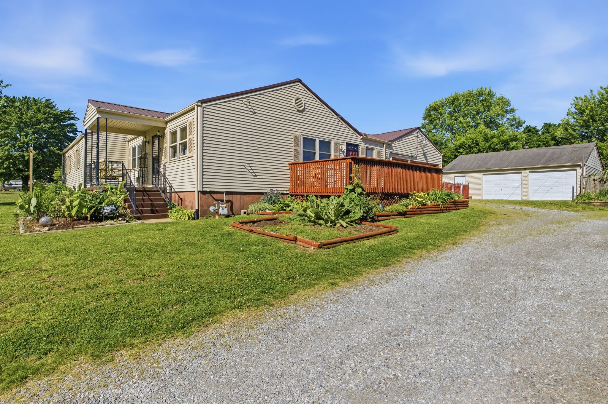 442 Crescent Dr