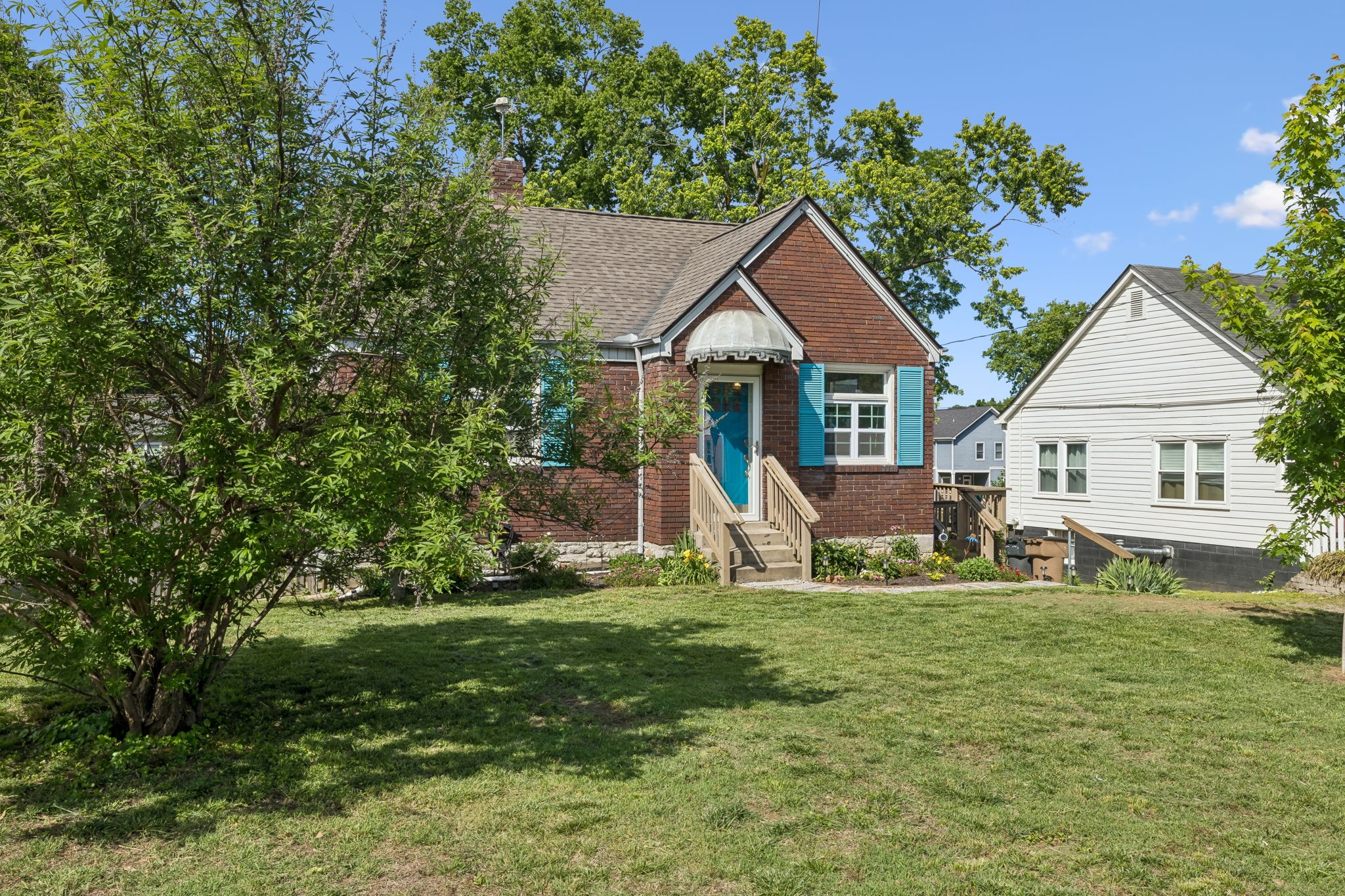 807 Fairwin Ave