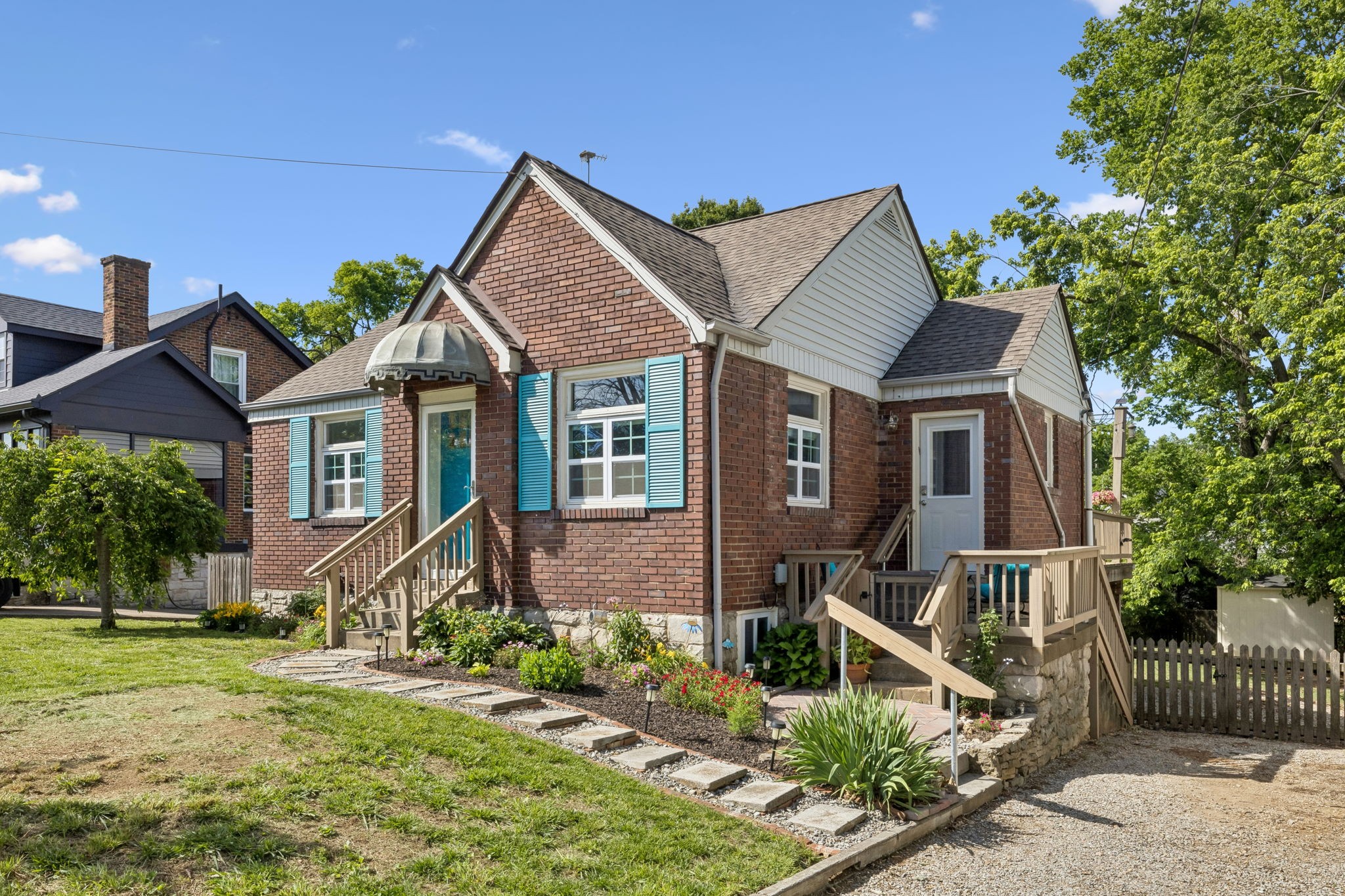 807 Fairwin Ave