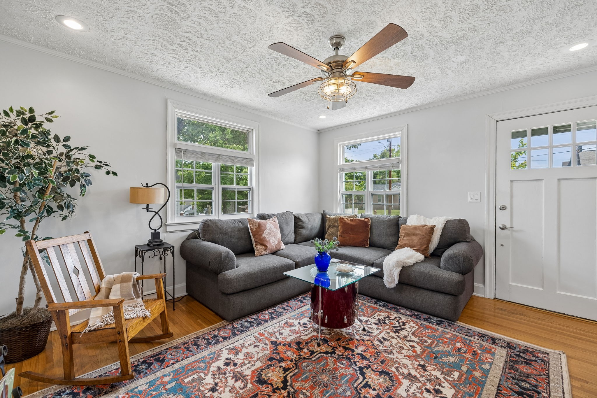 807 Fairwin Ave