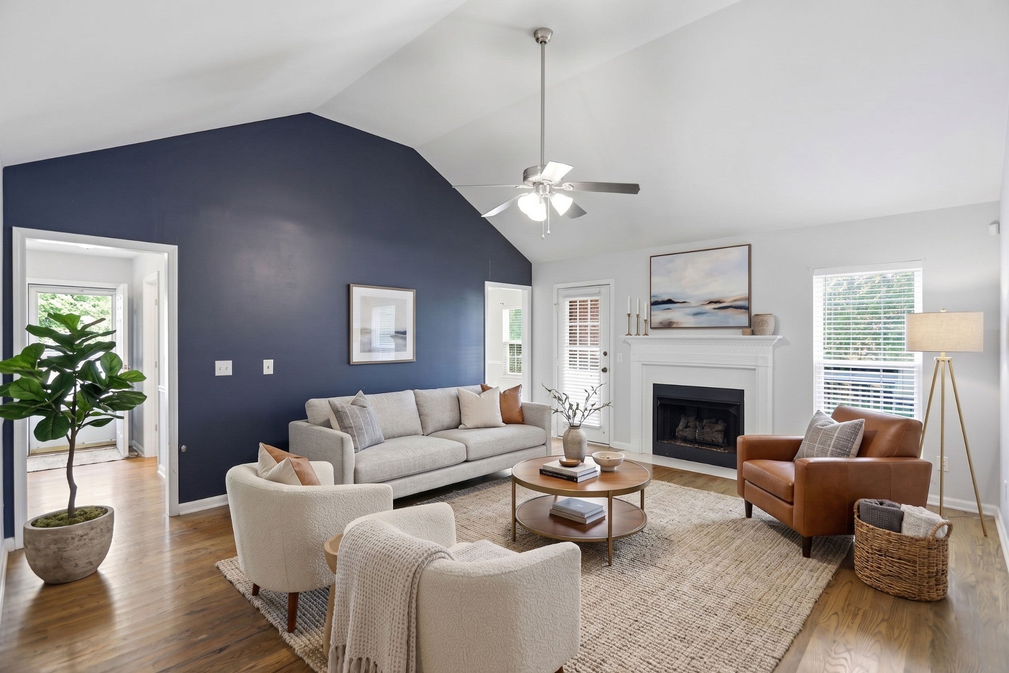 719 Williamsburg Dr - Photo 2