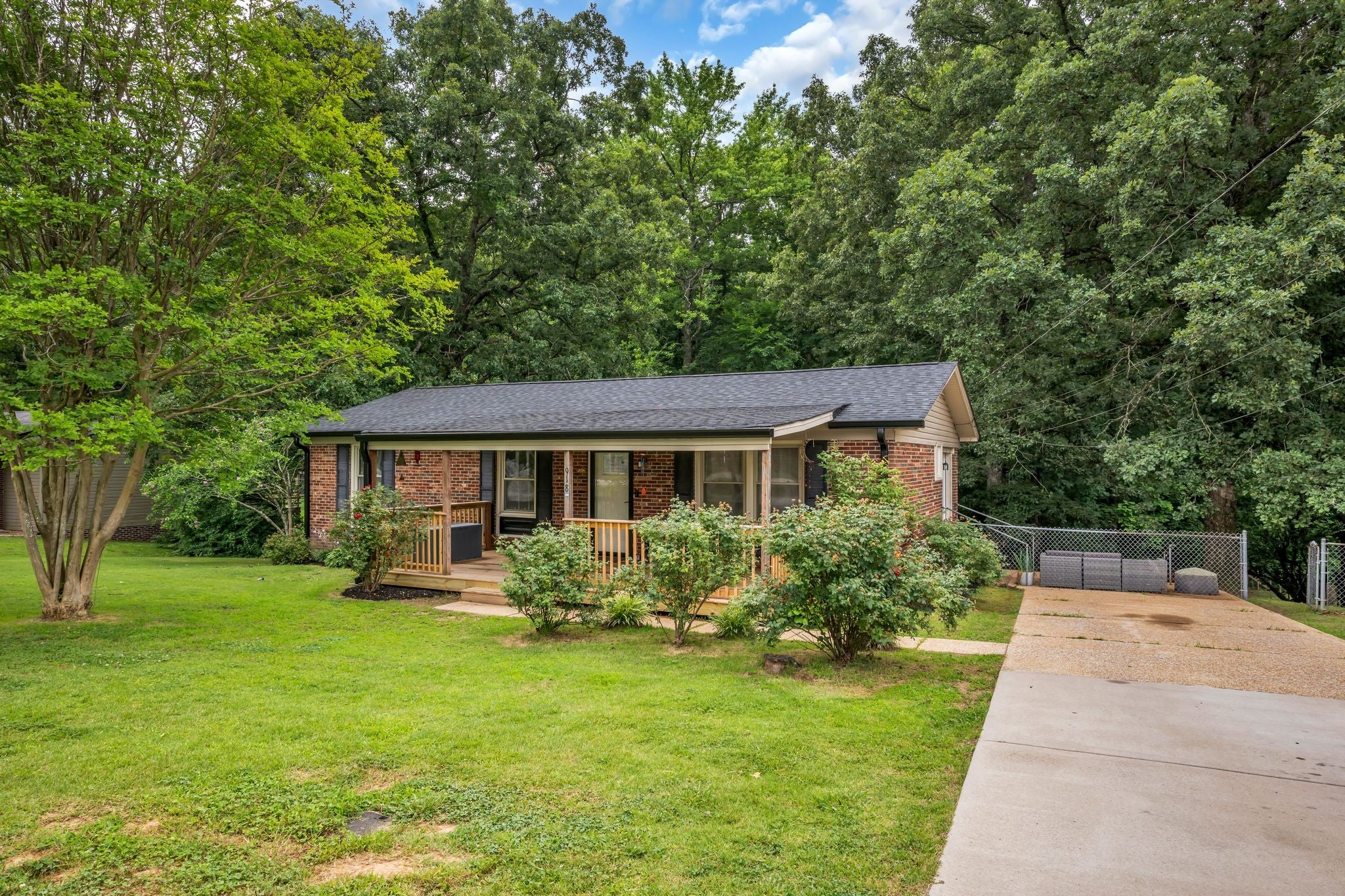 918 Cherokee Dr