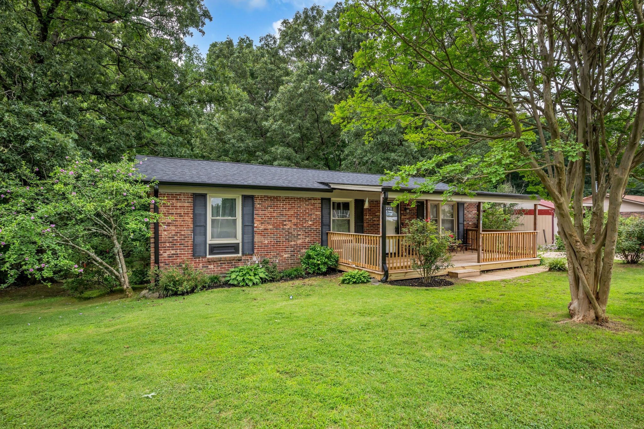 918 Cherokee Dr