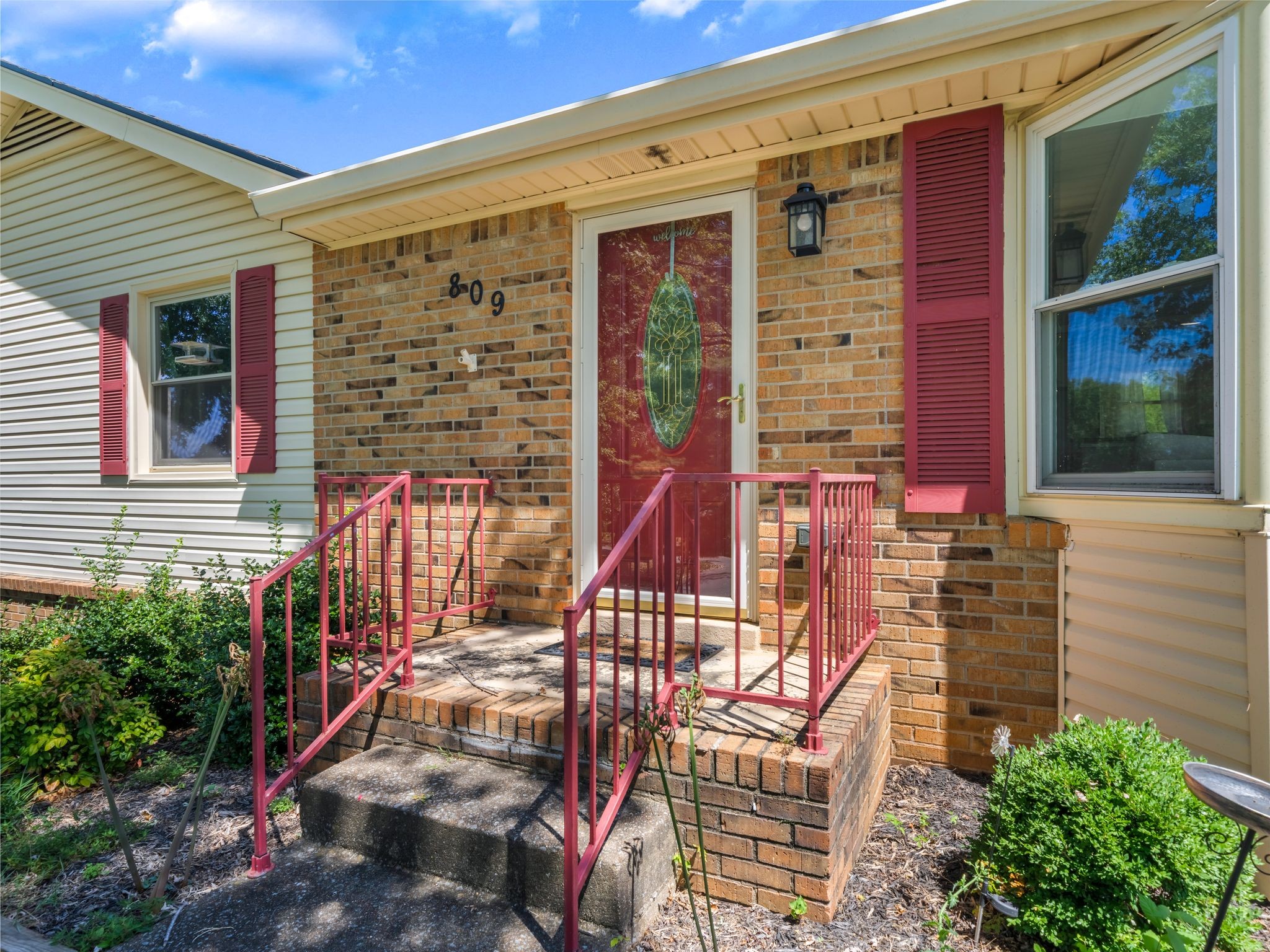 809 Laurel Dr