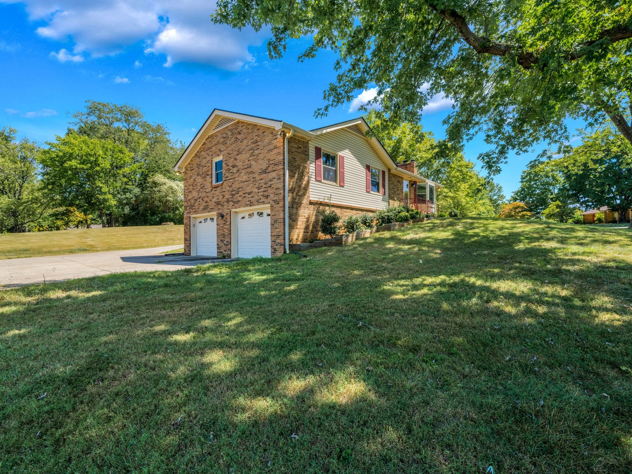 809 Laurel Dr