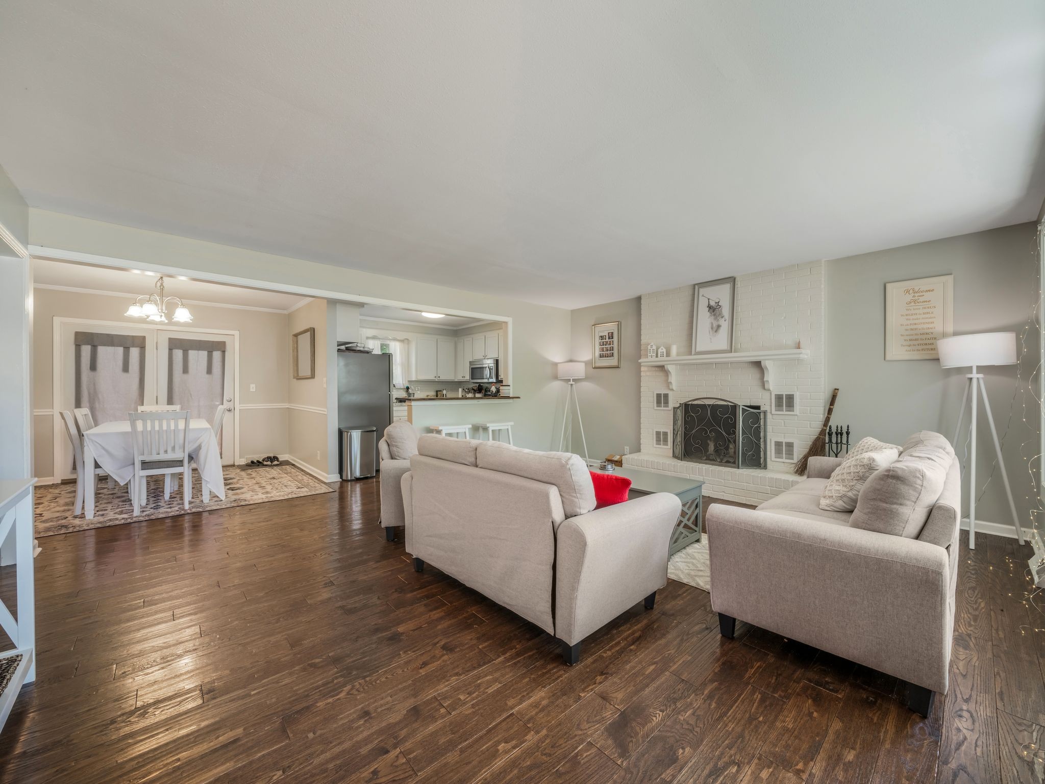 809 Laurel Dr