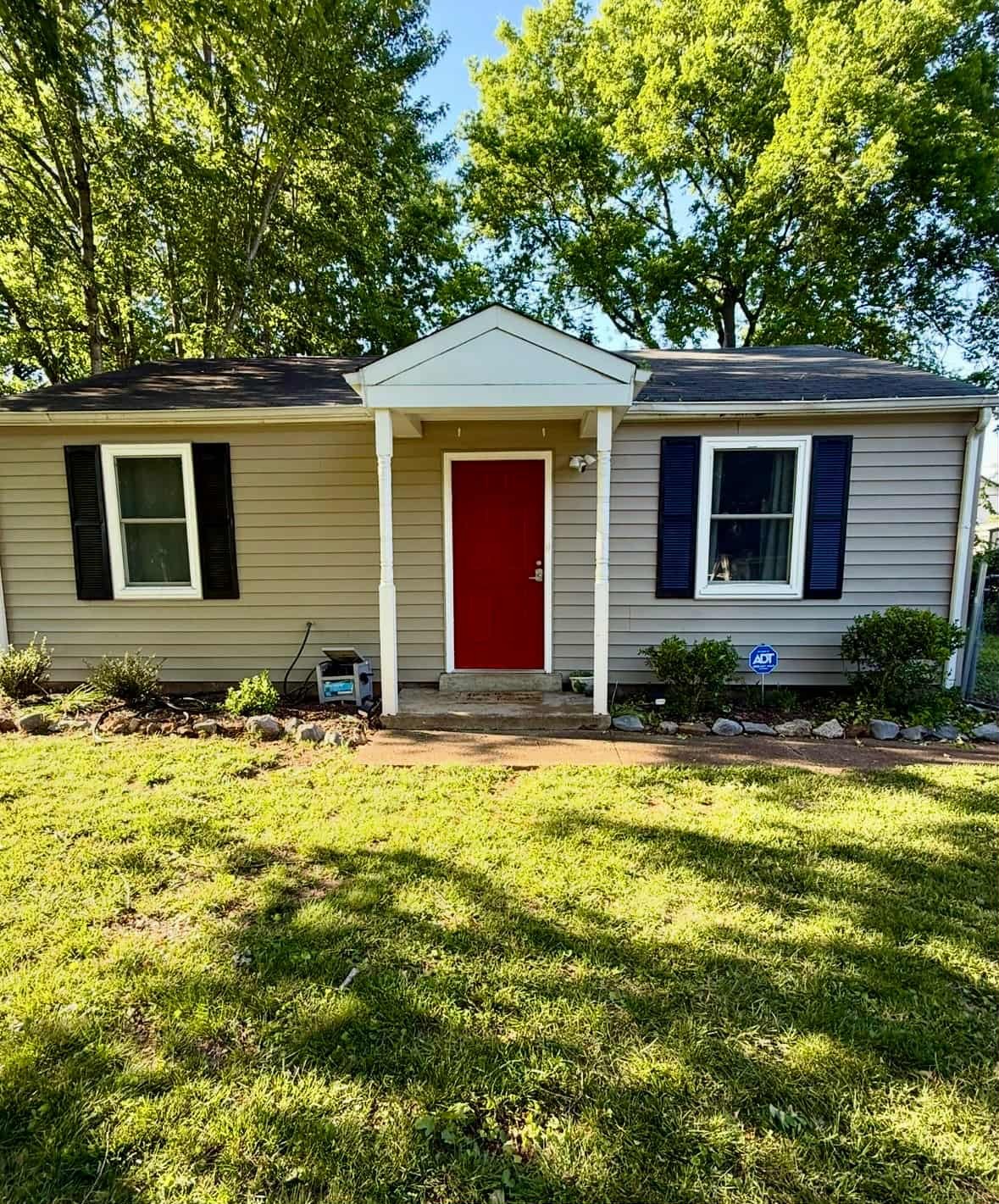 Clarksville, Tennessee 37042, United States, 2 Bedrooms Bedrooms, ,1 BathroomBathrooms,Residential,Active,230863