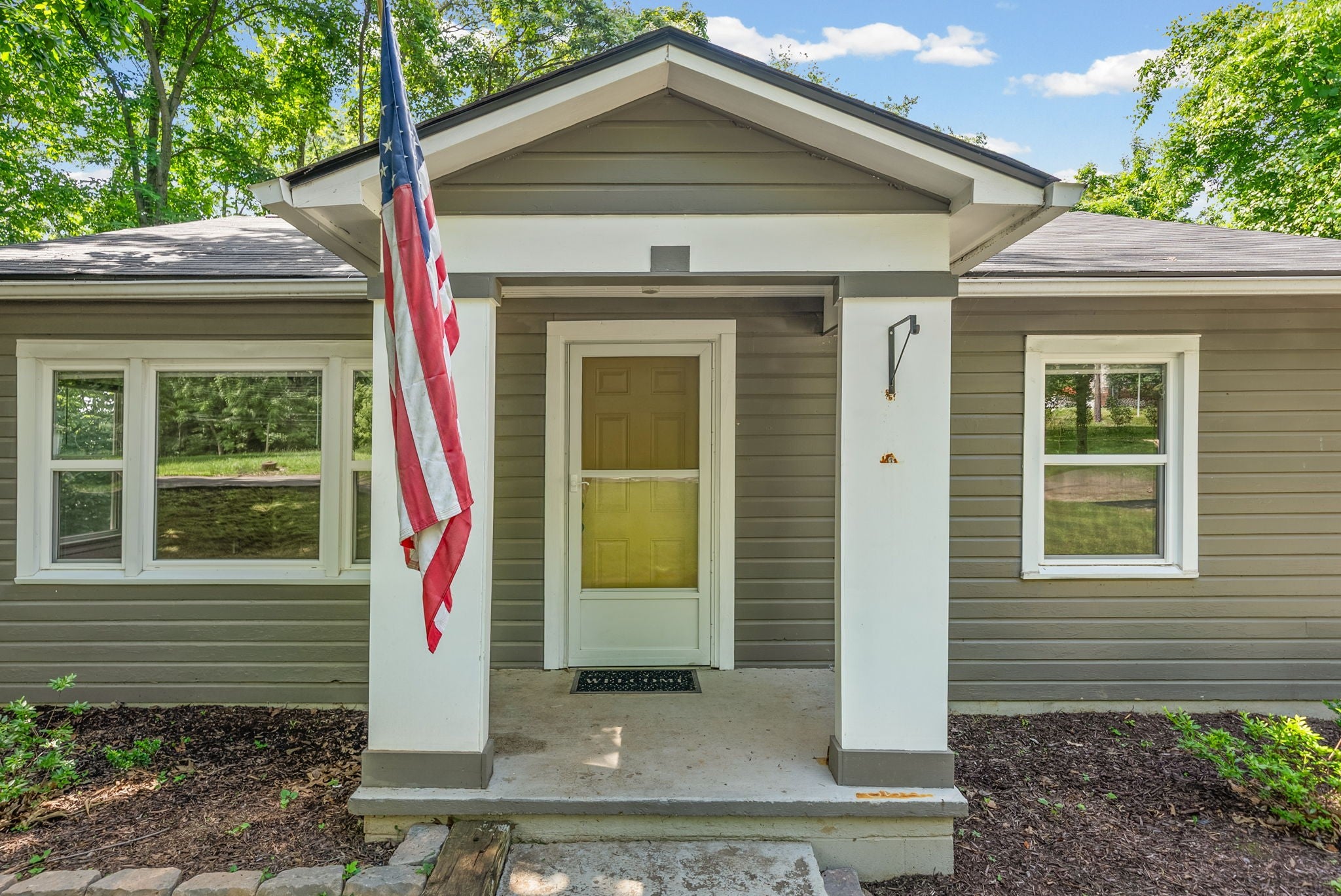 120 Circle Hill Dr