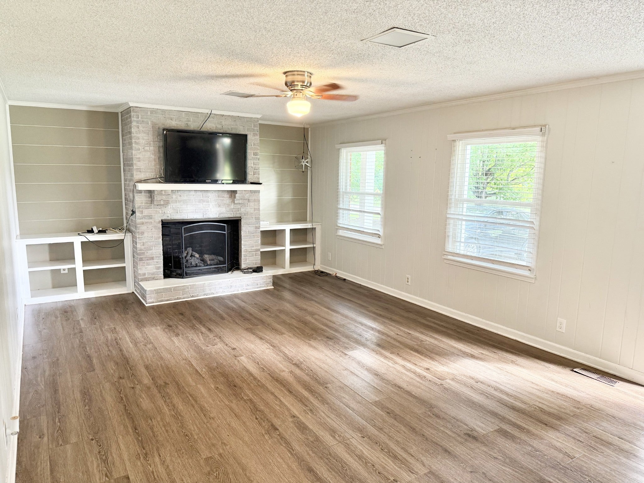 1387 Old Clarksville Pike