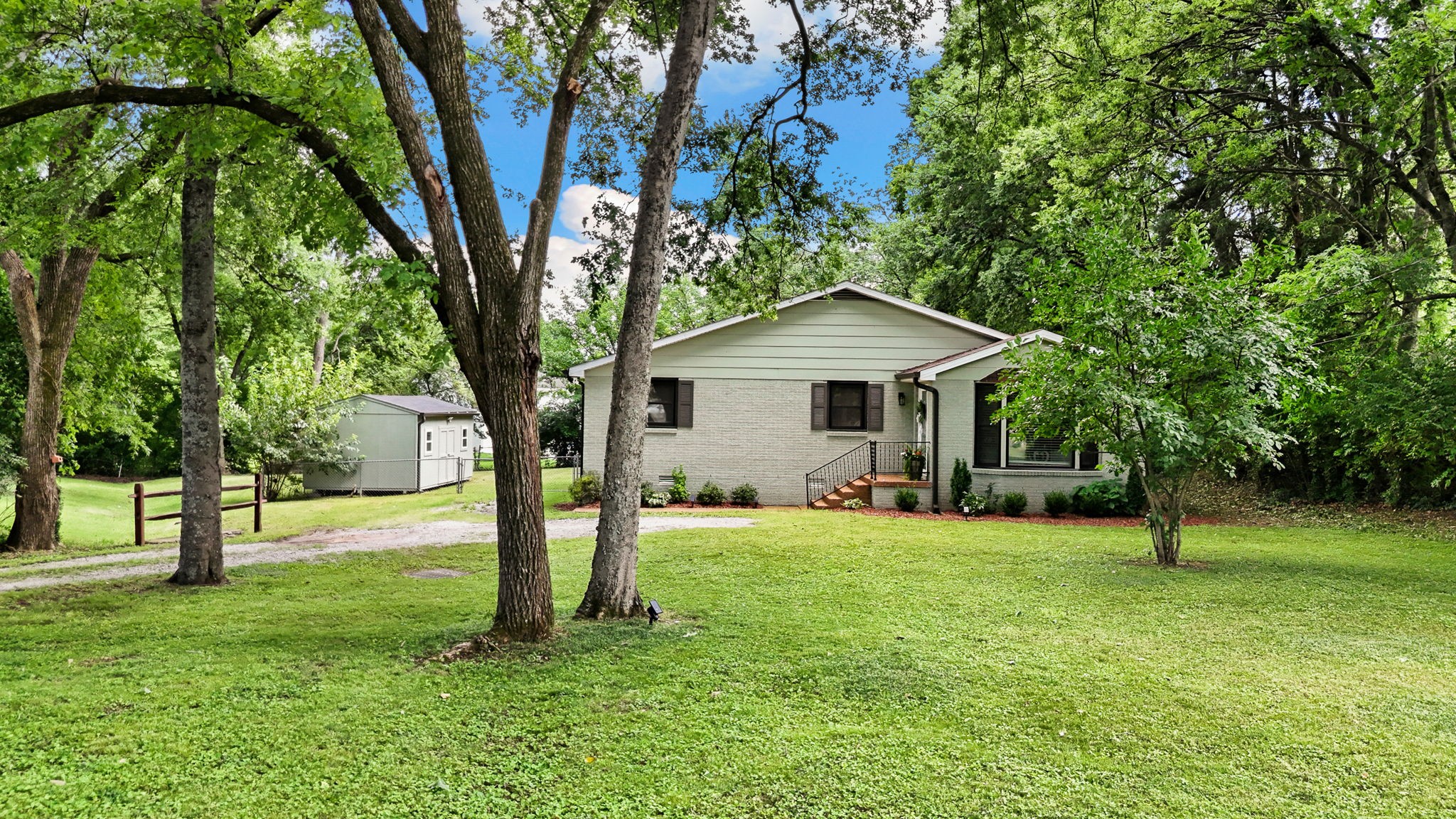 2879 Lyncrest Dr