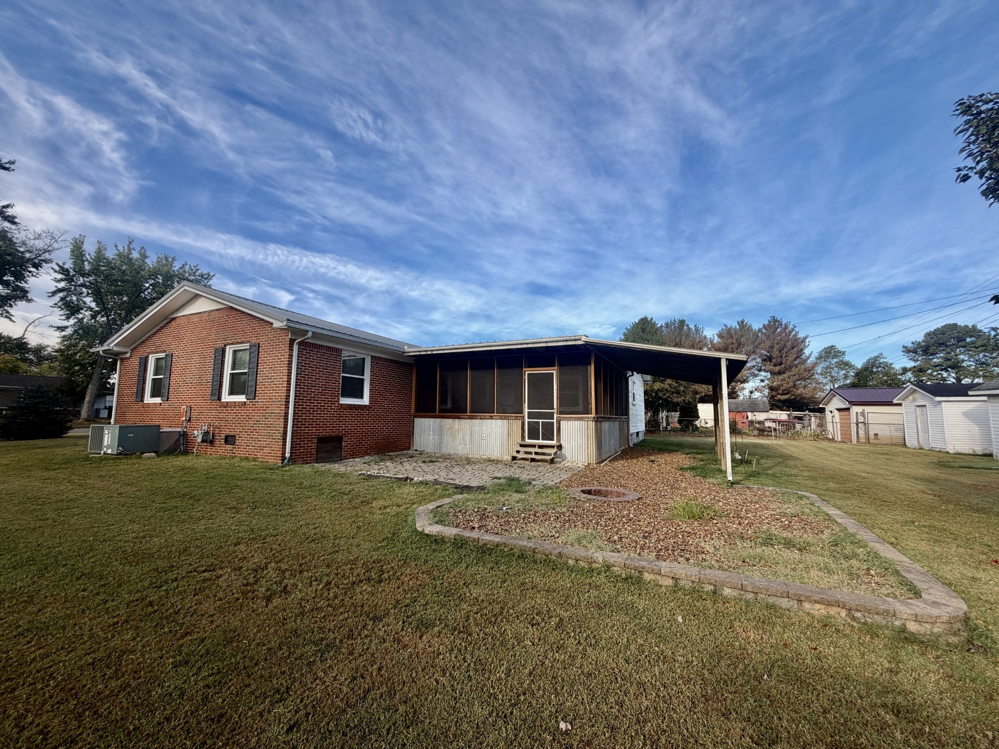 410 Kirk St