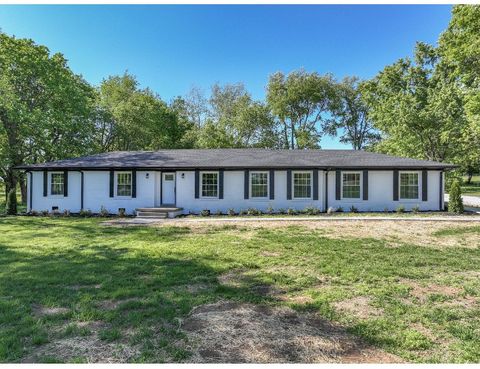 1710 Hartsville Pike Gallatin TN 37066