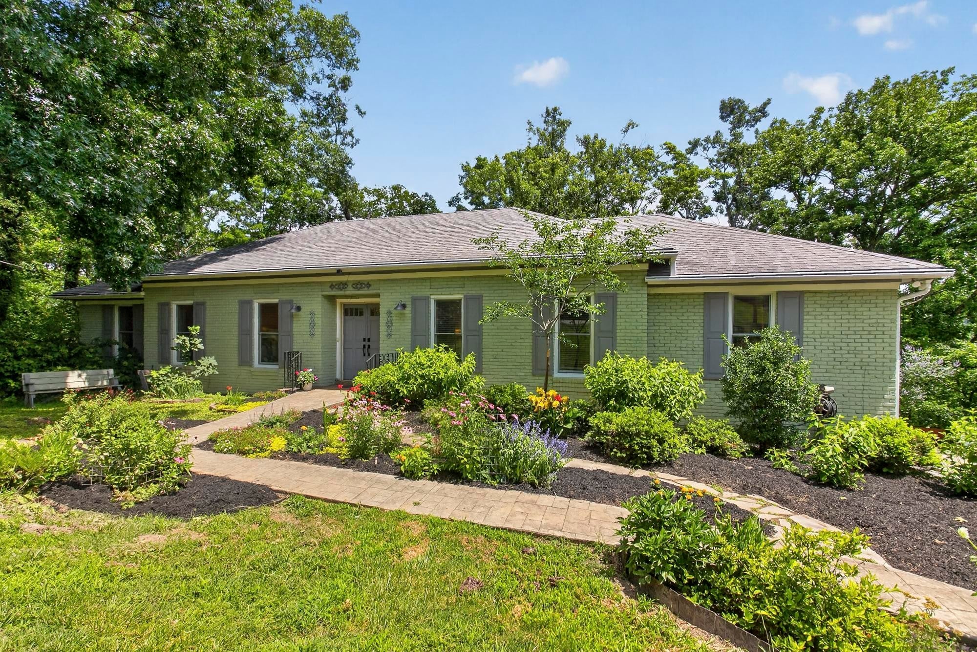 4-bed listing at 1234 Jefferson Davis Dr, Brentwood