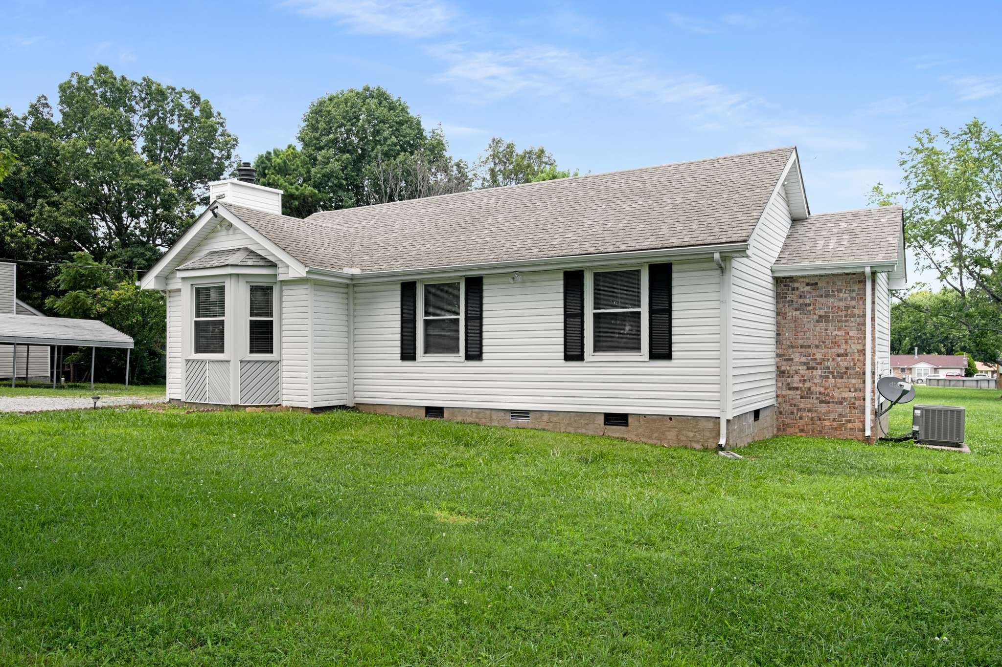 411 Lake Farm Rd