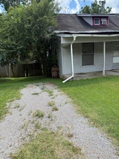 1403 Paris Ave