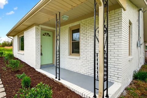 946 Clearview Rd Cottontown TN 37048