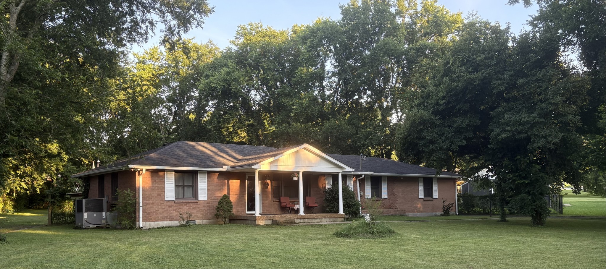 456 Ewing Ln