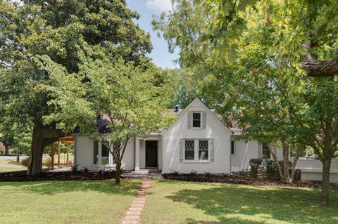 545 Skyview Dr Nashville TN 37206
