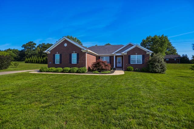 210 Claiborne Cir