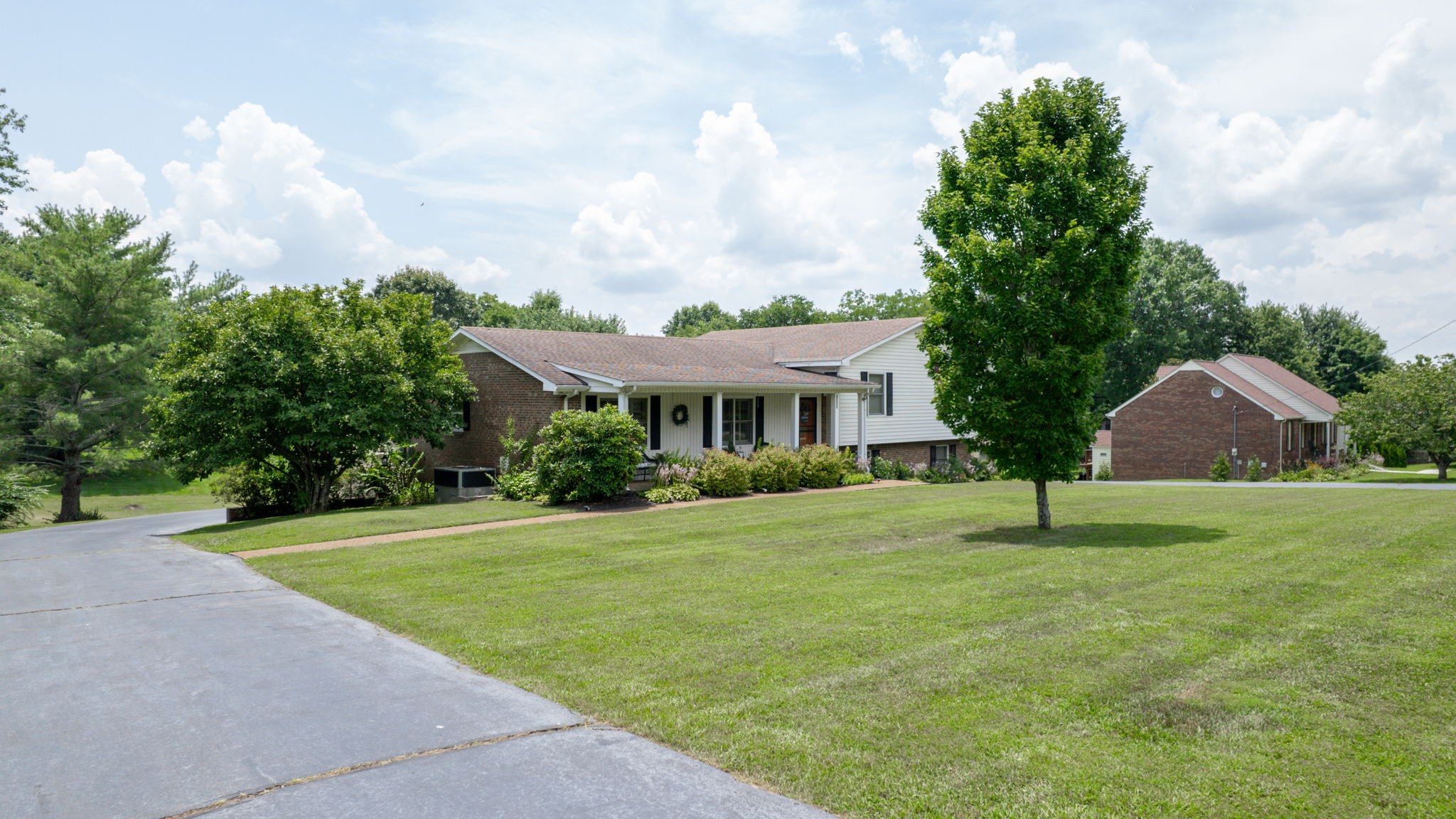 1335 Chippendale Cir