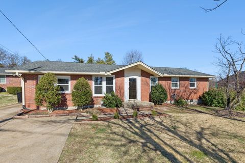303 Janette Ave Goodlettsville TN 37072