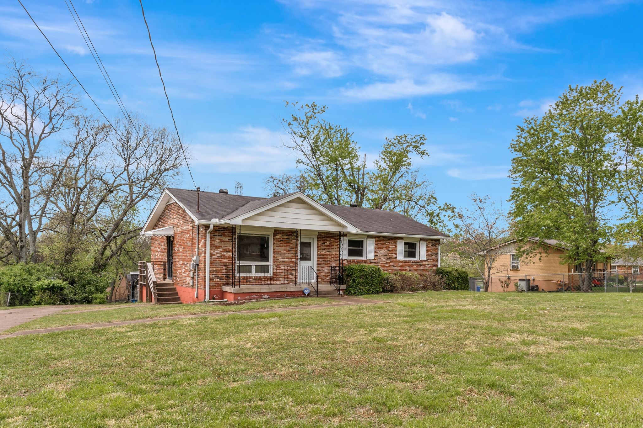 305 Connie Ave