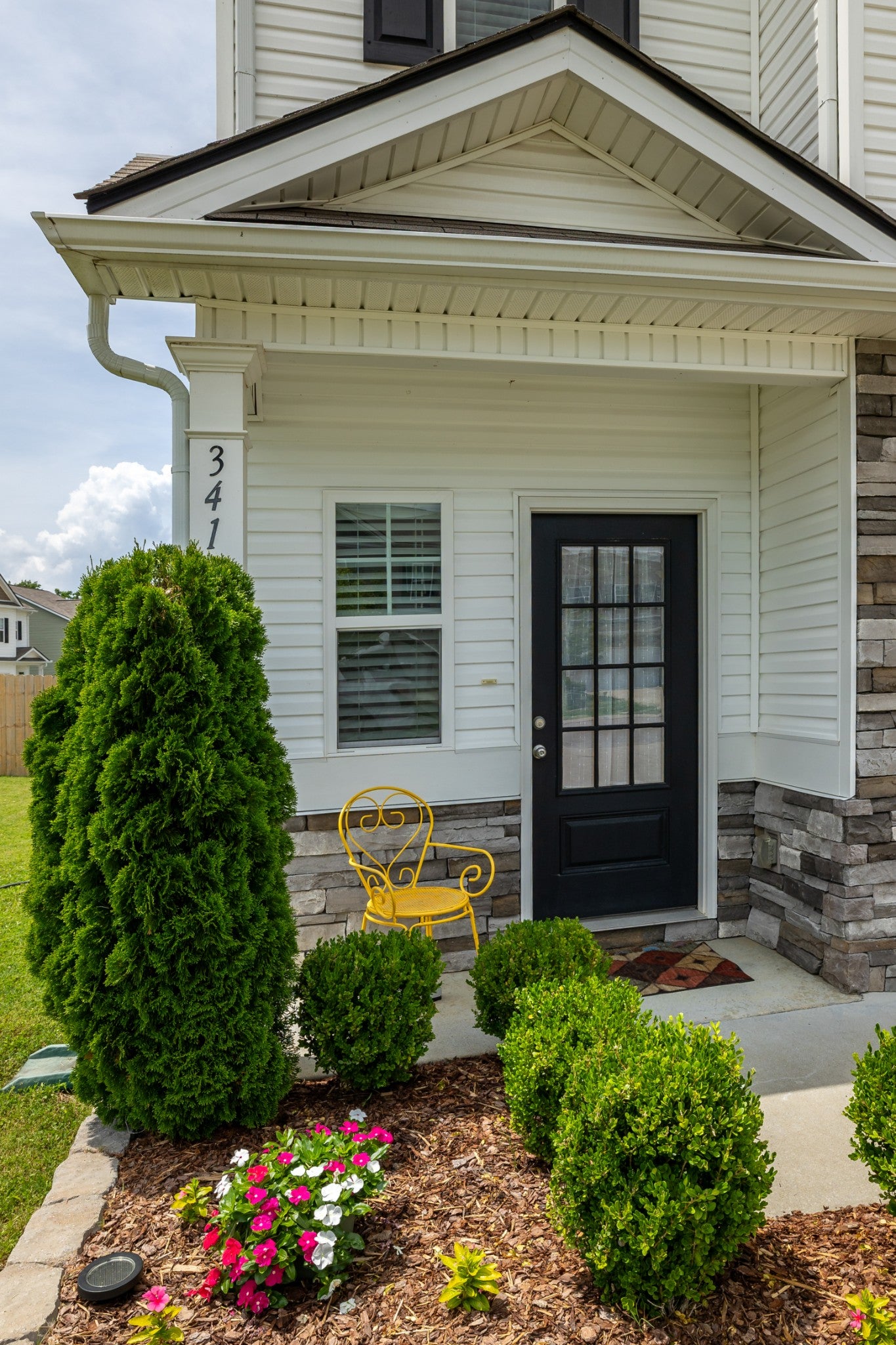 341 Geneva Ln