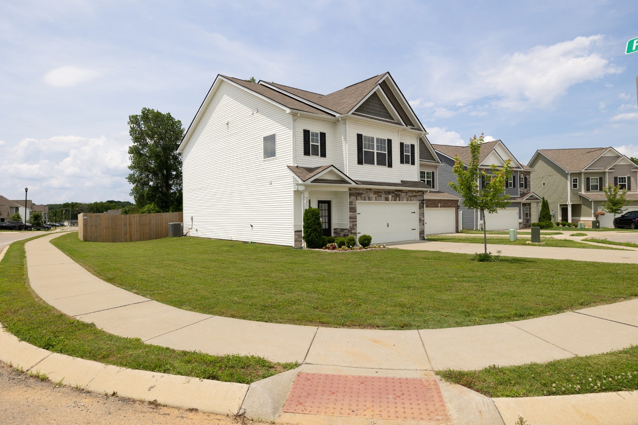 341 Geneva Ln