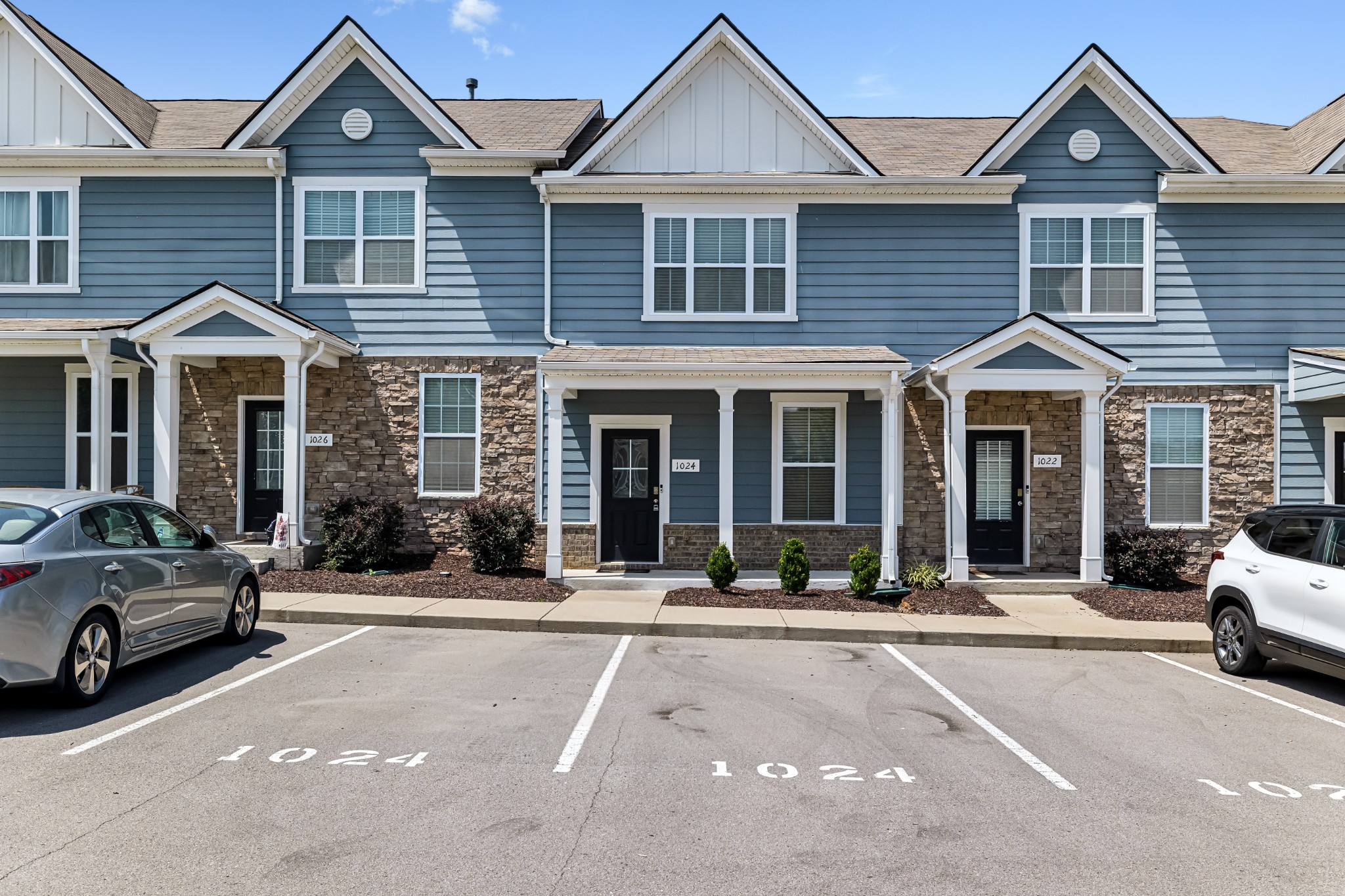 View Lebanon, TN 37090 townhome