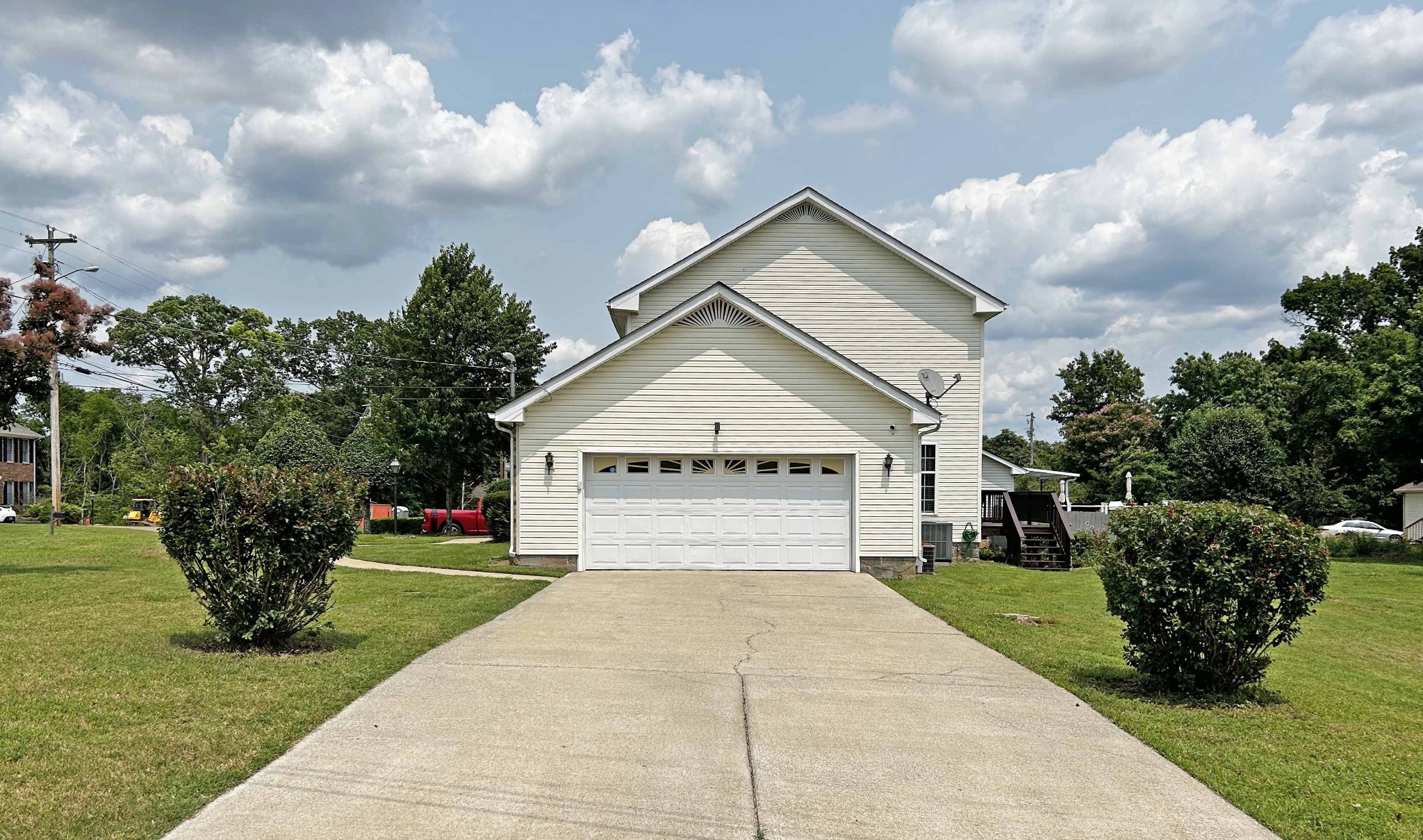 305 Wildwood Dr